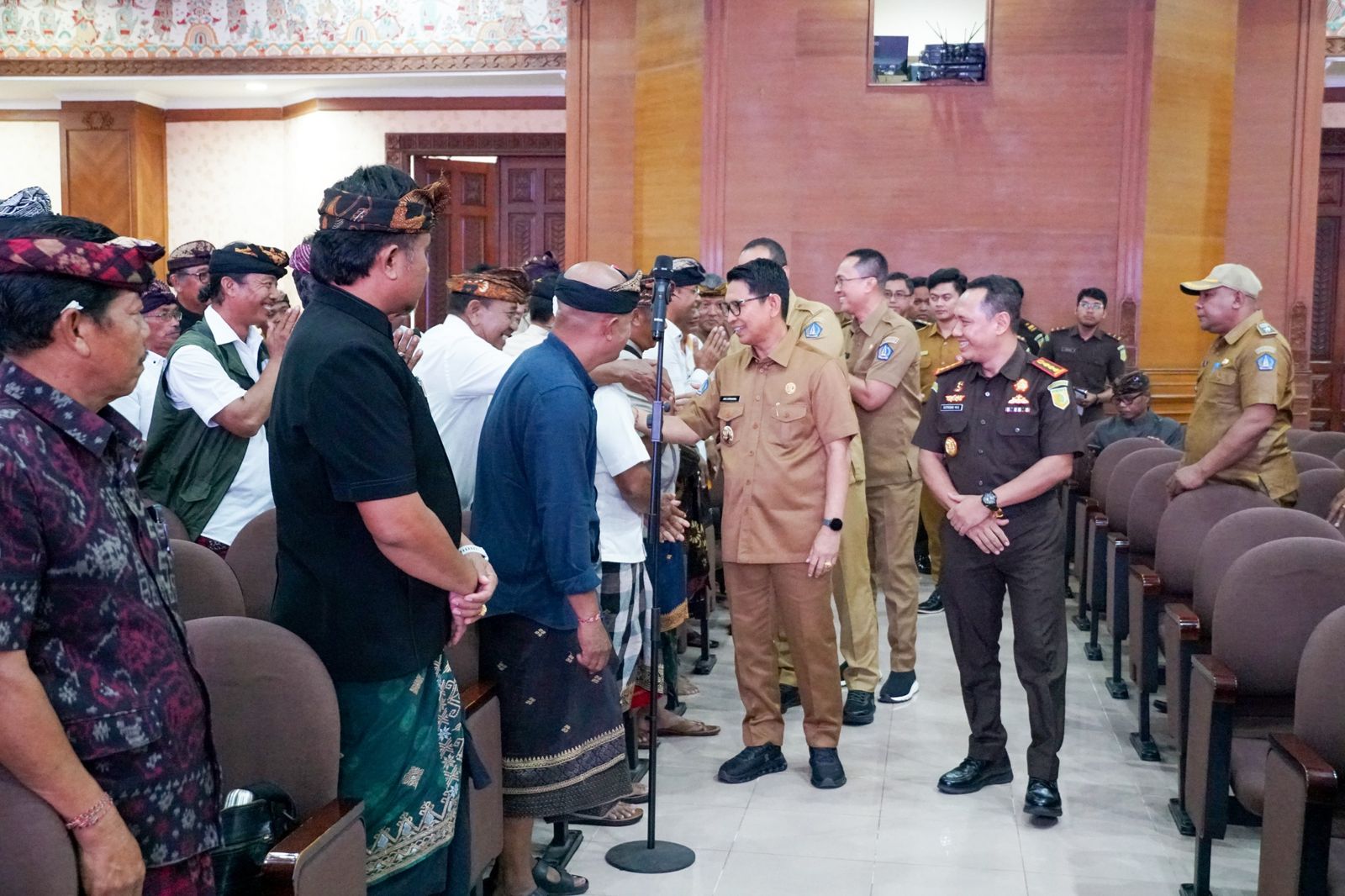 podiumnews.com-Badung Gandeng Kejaksaan Perkuat Hukum di Desa Adat